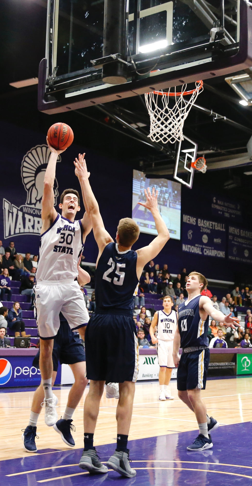WSU MBB vs Augustana 16